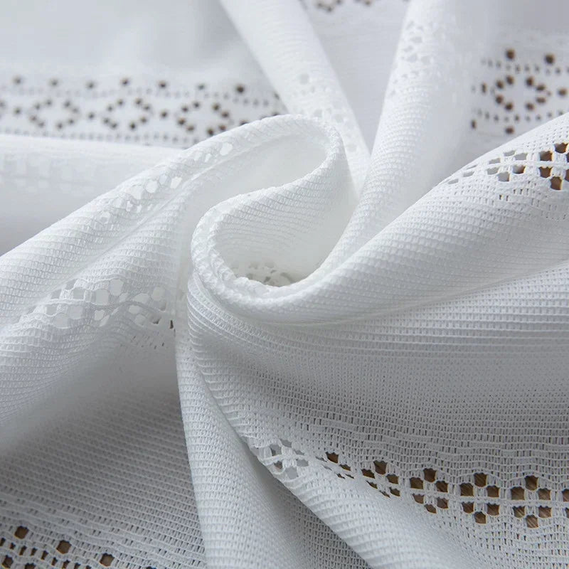 rideau blanc brodé motifs géométriques semi transparent moderne élégant fenêtre française blackout polyester