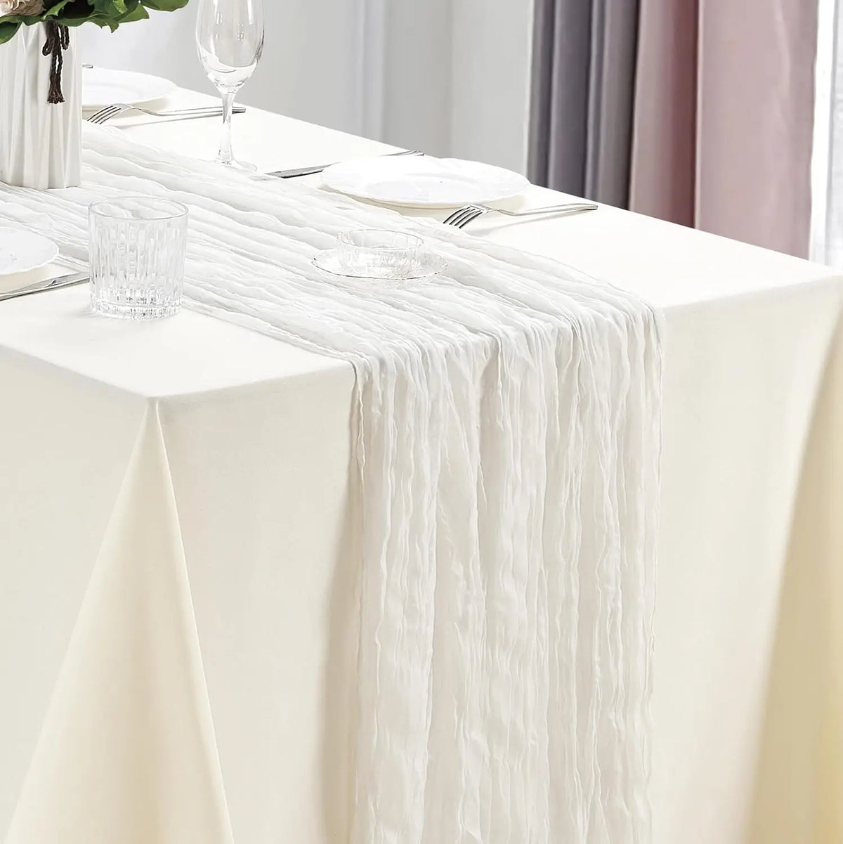 serviette table verte moderne rayures verticales élégante fixée ruban occasion festive anniversaire noël halloween