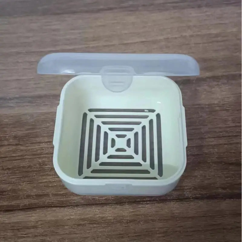 boîte savon moderne grillagée drainage vert jaune rose blanche voyage camping