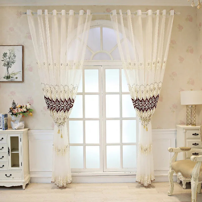 rideau beige marron broderie florale élégant classique transparent anneaux franges décoratives