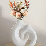 vases decoratifs modernes plastique blanc beige orange rose jaune vert minimalistes sculpturaux fleurs artificielles