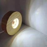lampe table moderne bois naturel blanc LED support USB minimaliste