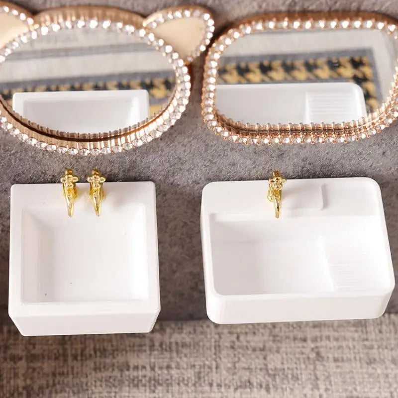 accessoires poupée miniature salle bain lavabos miroirs toilettes meubles tapis textures moderne