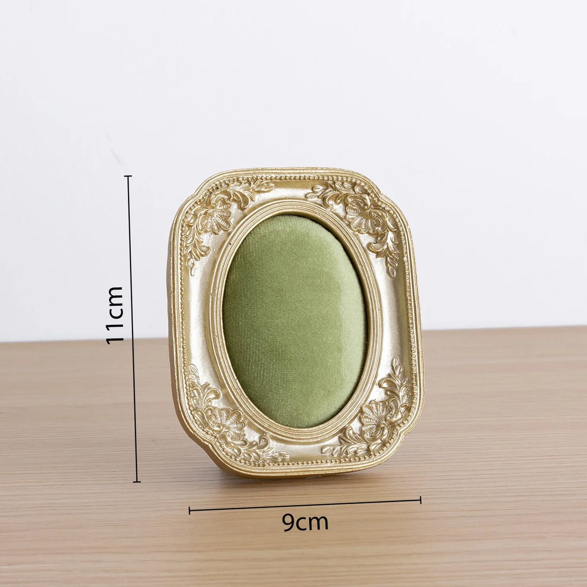 porte bijoux classique vintage or vert noir velours ornements baroques femme festival commercial