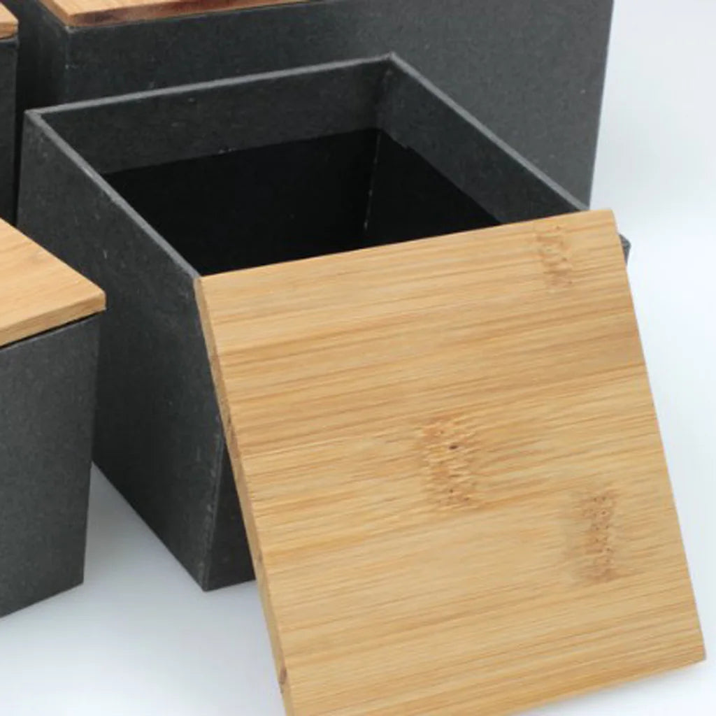 Couvercle bambou hermétique sur boîte de rangement