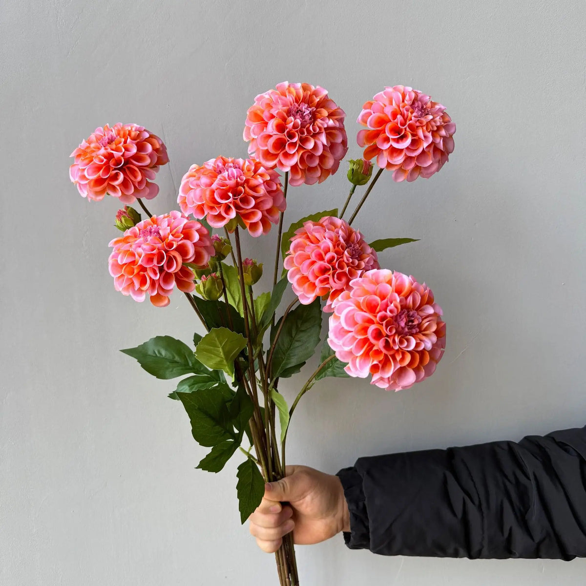 bouquet dahlias artificiels rose blanc rouge violet orange détaillés intérieur mariage festiveDecoration