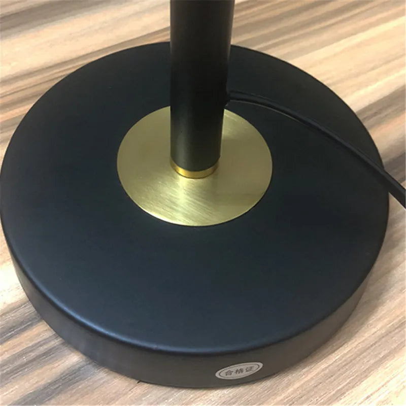 lampe table moderne noir doré tissu abat jour interrupteur led salon chambre