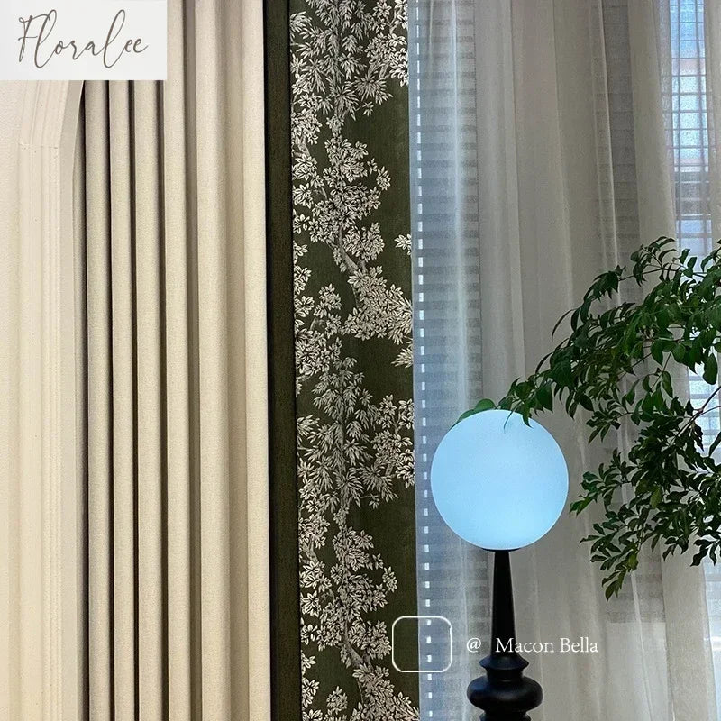 rideau occultant vert foncé motif fleurs blanches classique tringle salon chambre maison