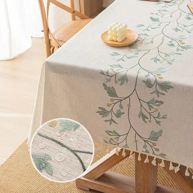 nappe table imperméable brodée fleur classique beige tassellettes hiver automne ramadan maison mariage