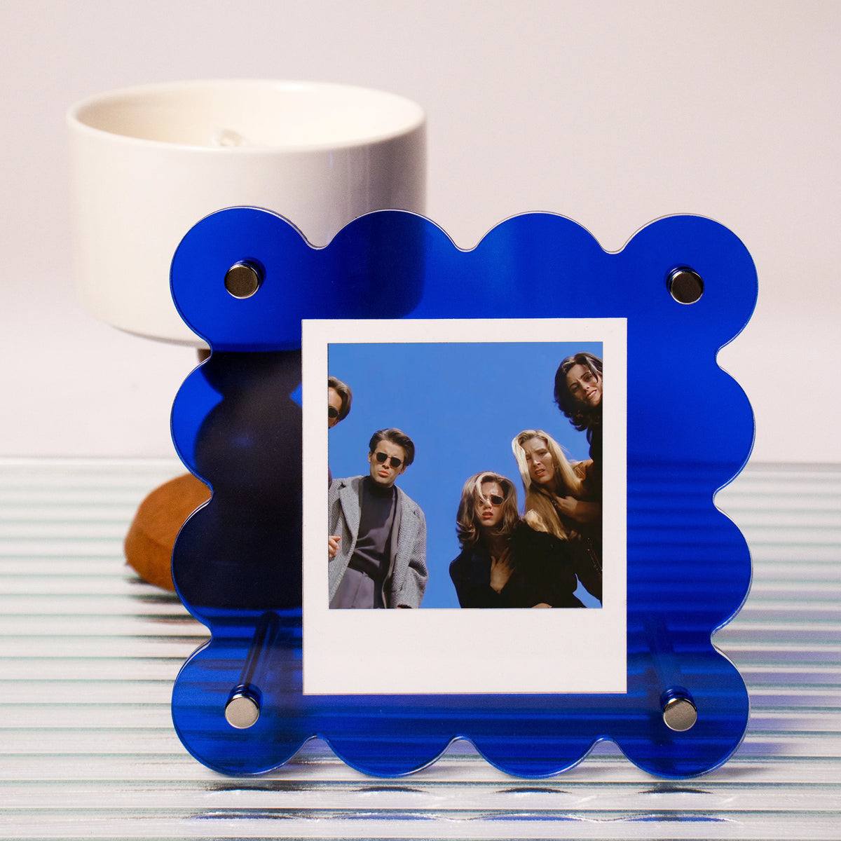cadres photo modernes scalloped rouge bleu orange instax mini photos timbres cartes