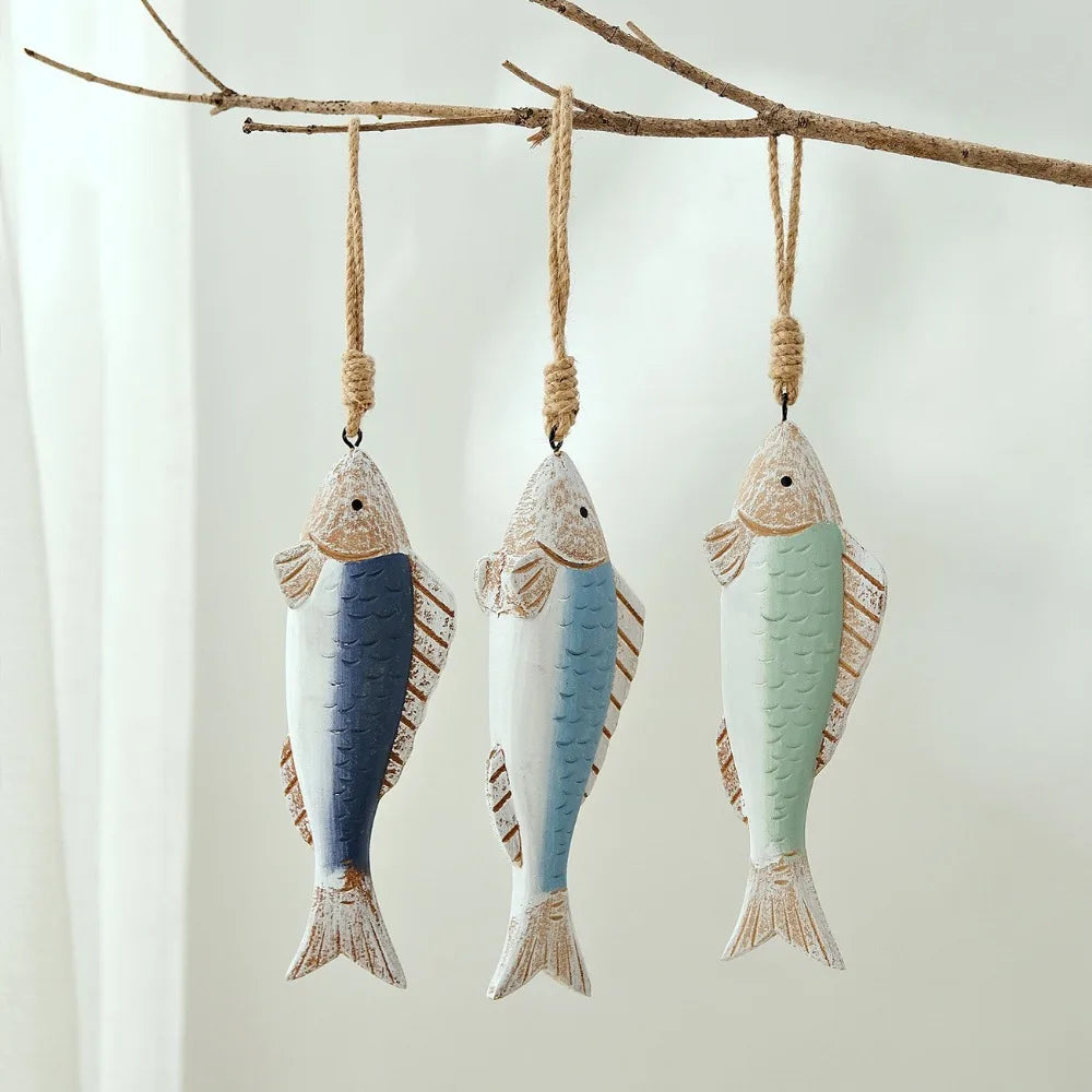 décoration murale poisson bois méditerranéen suspendu bleu vert blanc vieux effet bord mer océan