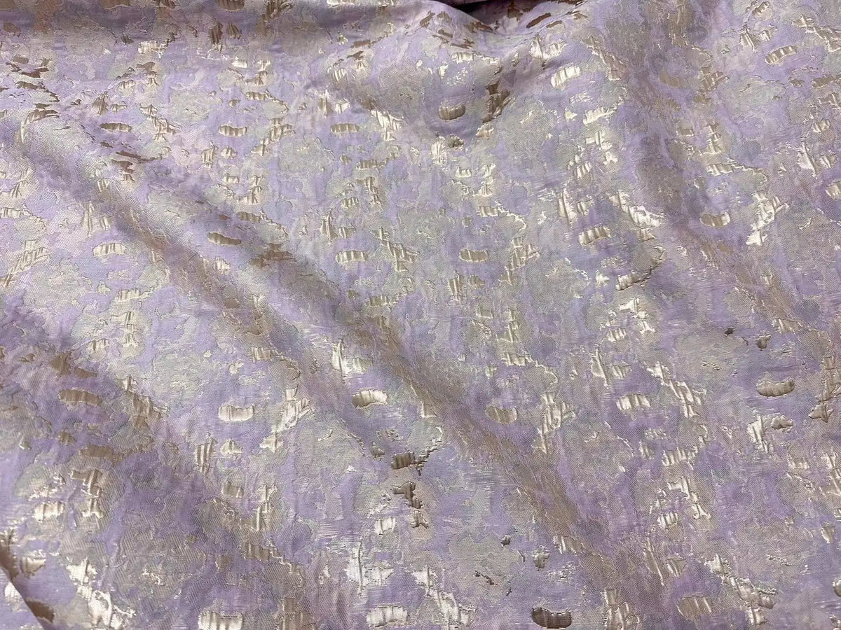 tissu polyester rose bleu doré motifs floraux reliefs texturés opacité variable shabby chic vintage