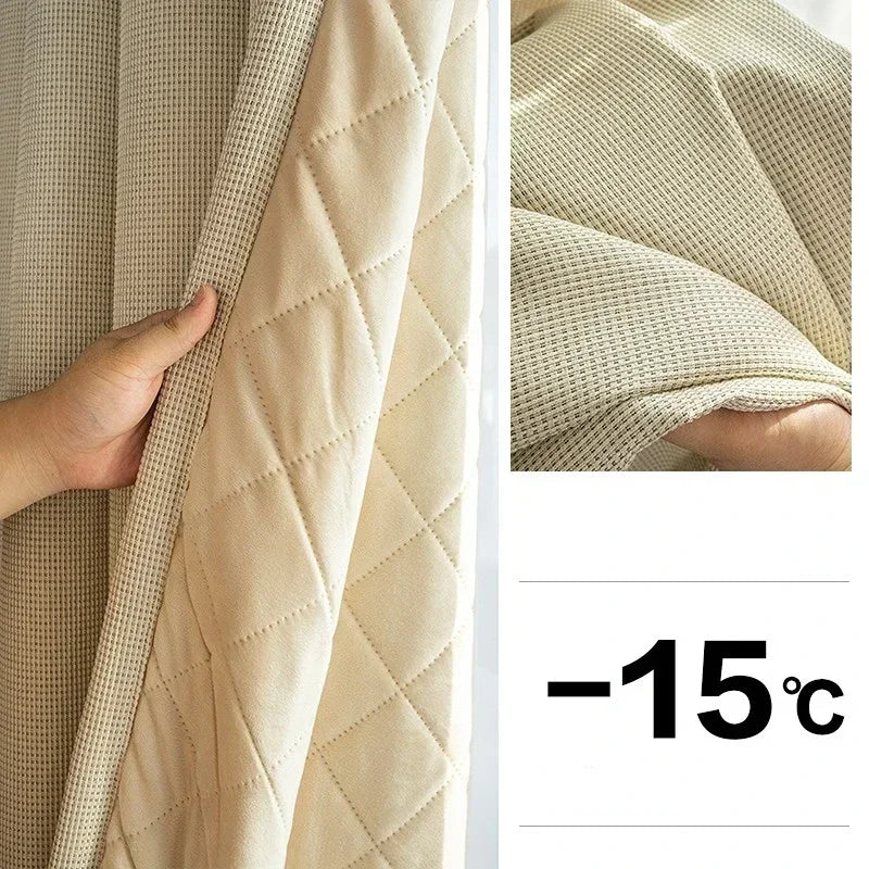 Voici un texte alternatif SEO pertinent : 

"Couverture thermique beige, idéale pour les températures hivernales extrêmes allant jusqu'à -15°C, offrant confort et chaleur optimale. Parfaite pour les soirées fraîches ou les voyages en conditions froides."