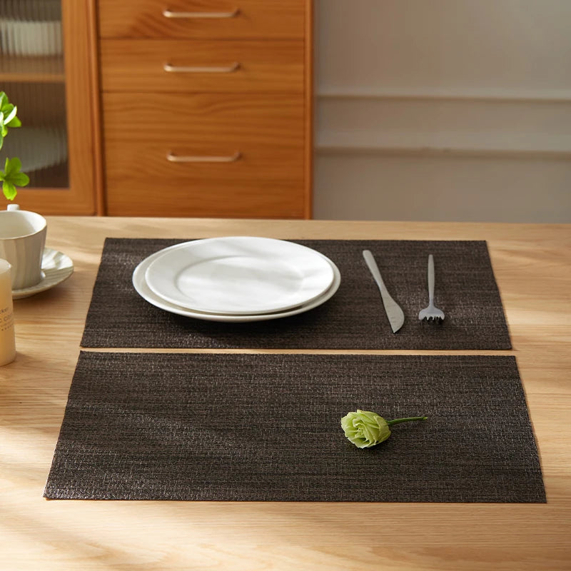 tapis table rectangulaire moderne gris foncé durable respectueux environnement pièces texture linéaire sans glisser