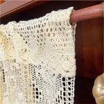 rideau voilage dentelle floral bohème transparent franges pompons entrée salon