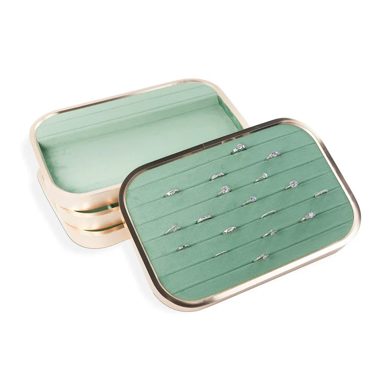 présentoir bijoux boîte velours vert clair moderne pochettes adhésives compartments dorés 30x20cm