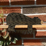 porte serrure ours bois marron clair brun foncé simple sculpté main fixations vis