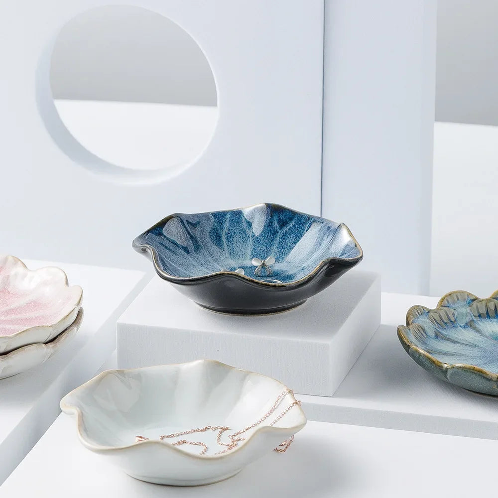 assiettes bijoux rose clair blanc bleu clair texture marbrée moderne élégant opacité