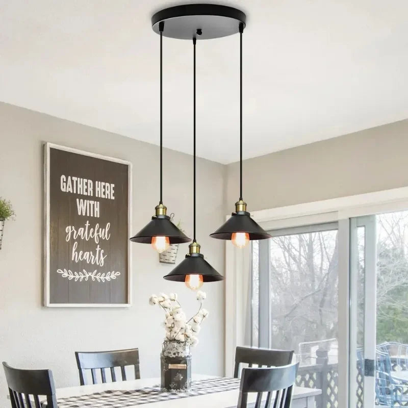 suspension lumineuse industrielle moderne conique noire dorée ampoule