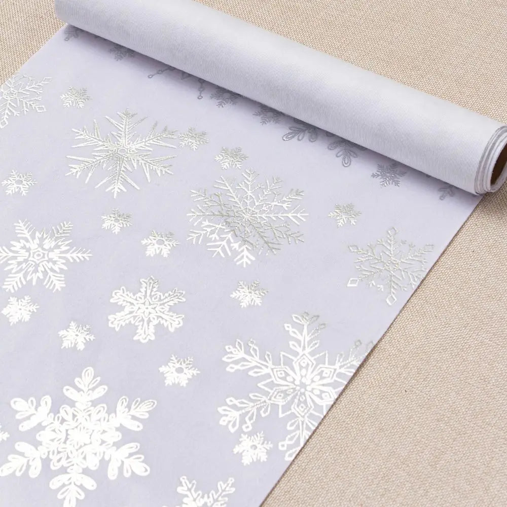 chemin table festif flocons neige noël gris clair blanc rouge doré festive