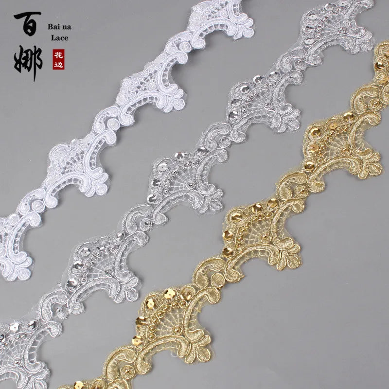 ruban dentelle ornements floraux blanc or dorées classique élégant 6cm ajouré textile mariage