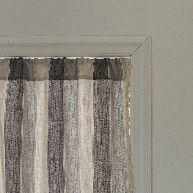 Rideau half rayés semi transparent bohème franges finition lin aspect texturé chambre
