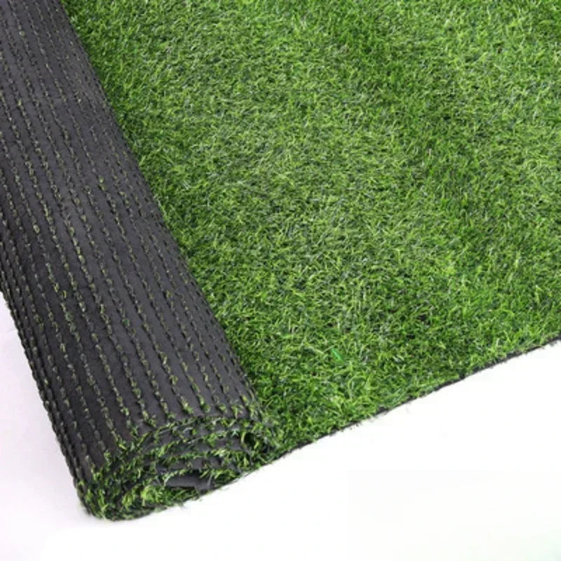 tapis artificiel herbe imitation moderne deco jardin vert pelucheux extérieur balcon cour carré