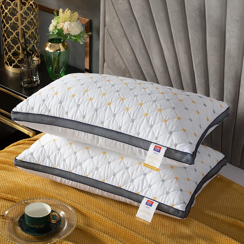oreiller fleur torsadée velours polyester coton plis modernes gris blanc rose bleu fixations DOWNQUILT