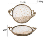plateau rangement blanc noir mosaïque élégant poignées fleurs carreaux verres tasses decoration minimaliste