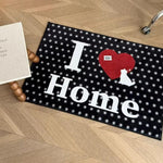 tapis moderne noir blanc rouge antidérapant durable entrée chambre salon points cœur chien