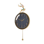 horloge murale moderne or bleu cerf décoration festive salon round métal doré