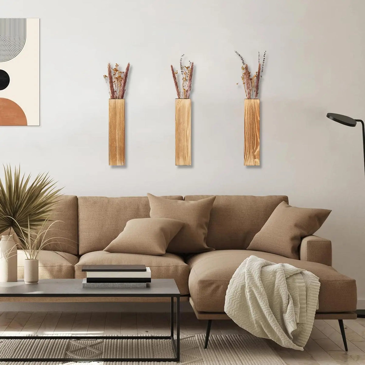 vases muraux bois clair minimaliste eucalyptus roses séchées plante décoration intérieure vert foncé rustic