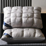 oreiller fleur torsadée velours polyester coton plis modernes gris blanc rose bleu fixations DOWNQUILT