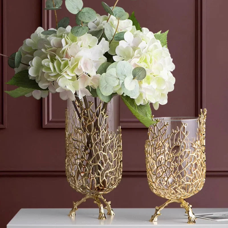 vase moderne élégant doré branches stylisées transparent pieds sculptés decoration maison table