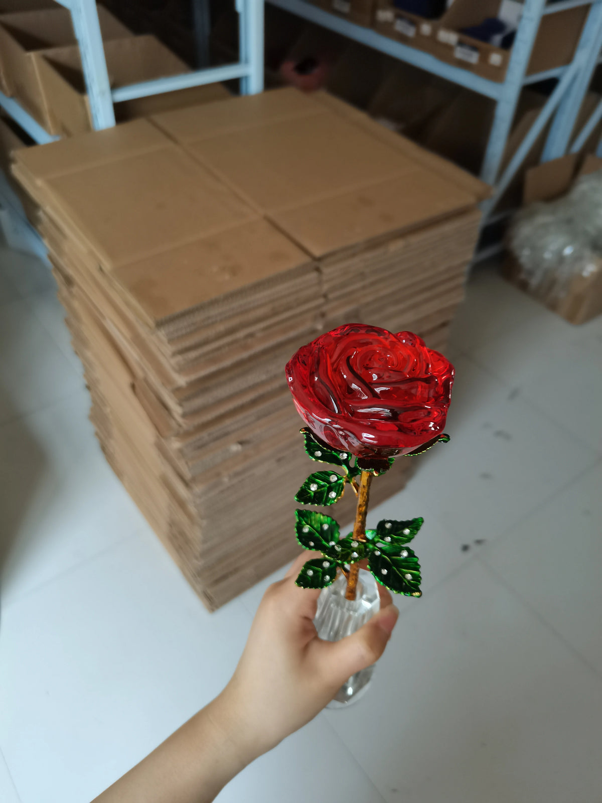 roses artificielles verre transparent vase doré décoration table saint valentin anniversaire cadeau romantique moderne