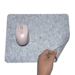 tapis souris feutre gris clair foncé pois blancs moderne minimaliste adhésif maison