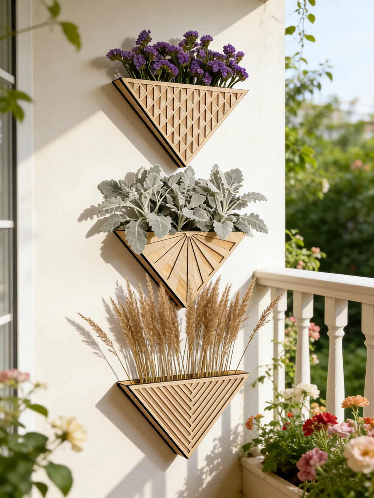 jardinière murale bois triangle motif géométrique moderne plante verte fixation decointérieur