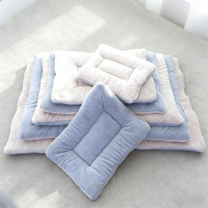 tapis doux confortable chiens chats bleu clair beige gris rose blanc marron imprimé pattes
