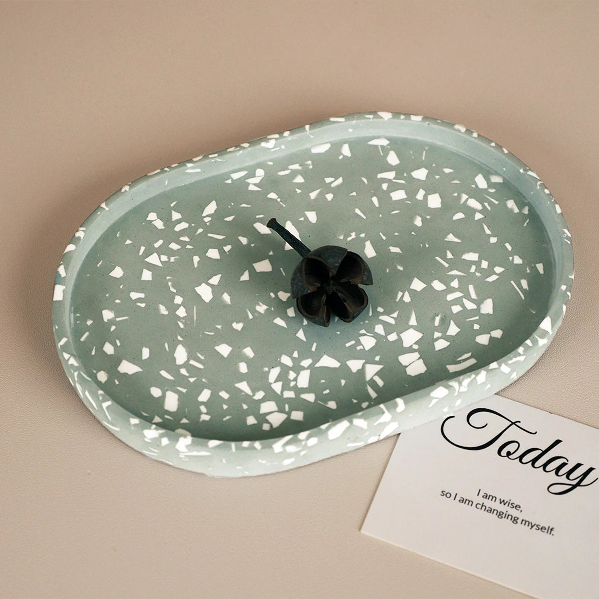 moule silicone assiettes ovales bleu beige vert violet rose texture granulée moderne minimaliste