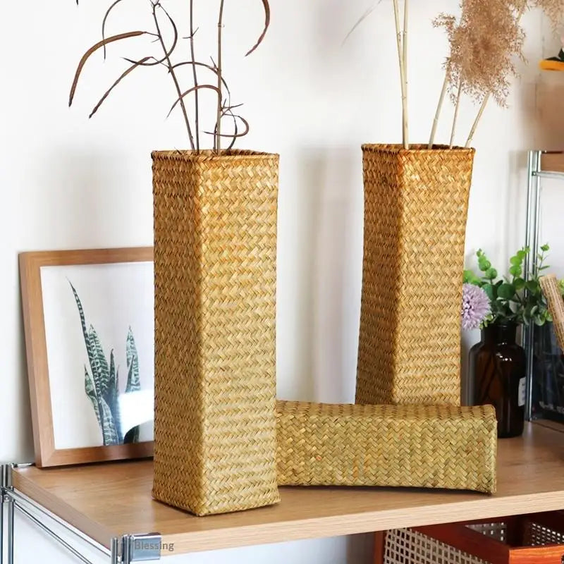 vases tressés paille fleurs séchées branches sèches décoration naturelle bohème rustiqueintérieur arrangement floral