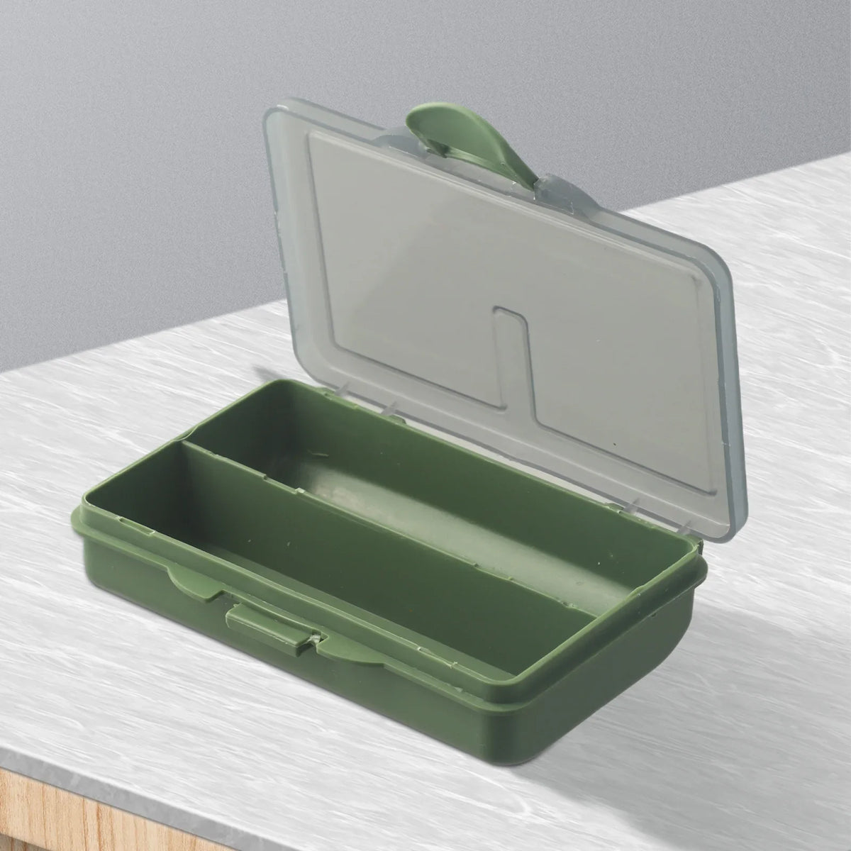 boîte pêche compartiments vert gris plastique lisse pratique compact poignée