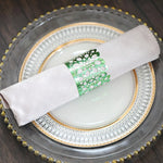 serviettes pliées motif géométrique clips métalliques mariage anniversaire décoration table vert blanc bleu jaune