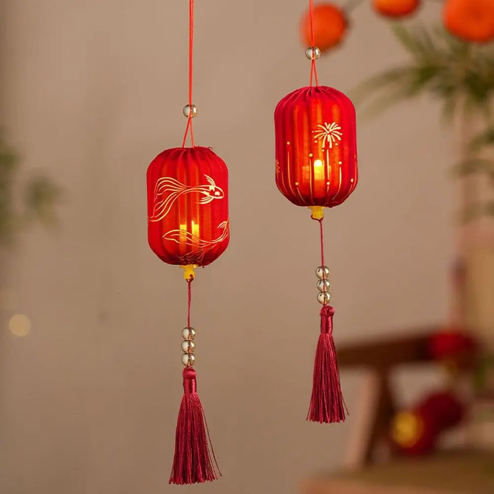lanterne traditionnelle rouge poissons dorés éclatants pompon cordelette mariage anniversaire noël