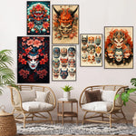 Cette collection d'affiches colorées et vibrantes met en avant des masques et des visages expressifs aux traits japonais traditionnels, créant une ambiance artistique et intrigante dans cet espace de vie.