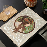 Napperon de table Alphonse Mucha en lin couleur violette sur une table de cuisine