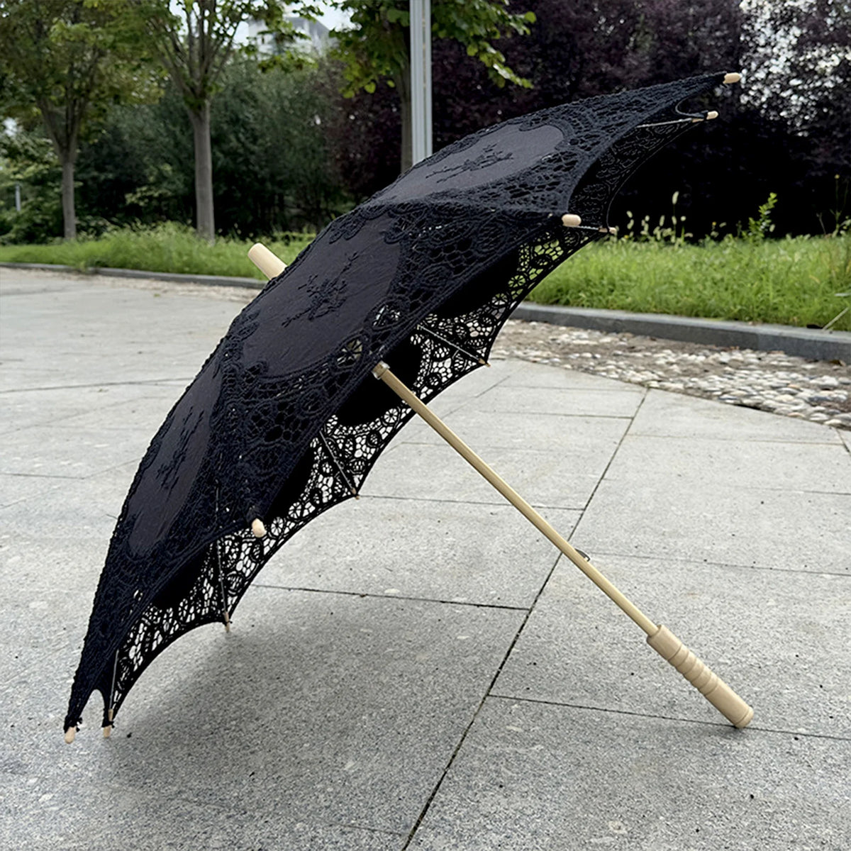 parapluie dentelle blanc vintage élégant poignée bois bleu vert mariage voyage