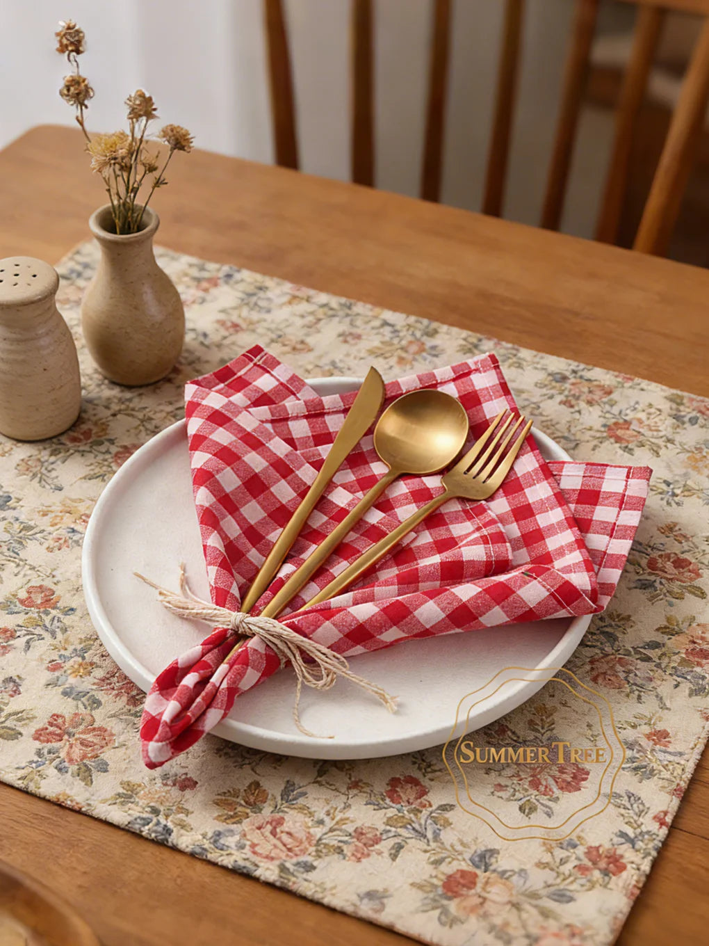 serviettes table coton carreaux rouge blanc marron bleu marine jaune noir classiques anneaux dorés