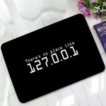 tapis antidérapant polygoneux motifs textes multilingue couleurs vives porte sol moderne