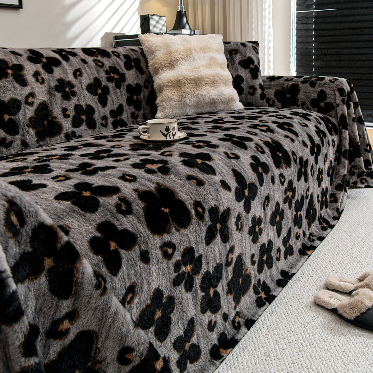couverture canapé imitation fourrure léopard beige noir moderne salon décoration hiver confortable grande taille