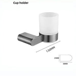 accessoires salle bain moderne noir blanc porte serviettes brosse wc papier toilette savon rangement